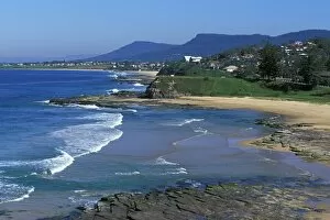 Images Dated 11th February 2009: Looking south west from Austinmer Beach Park towards Thirroul and the Illawara Escarpment at Bulli