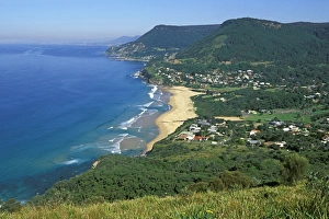 Images Dated 11th February 2009: Looking south west from Bald Hill over Stanwell Park beach towards the Illawara Escarpment
