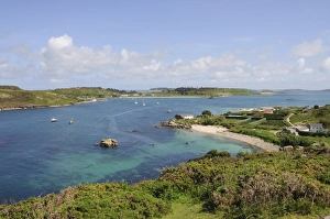 Looking over towards Tresco from Bryher, Isles of Scilly, Cornwall, United Kingdom, Europe
