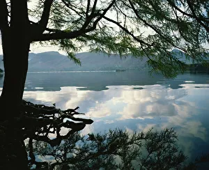 Lakes Prints: Looking west across Derwentwater to Cat Bells, Lake District National Park