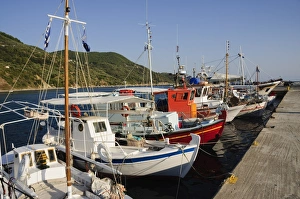 Images Dated 27th August 2008: Loutraki harbour, Skopelos, Sporades Islands, Greek Islands, Greece, Europe