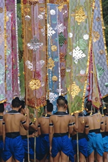 Rite Prints: The Loy Krathong Festival in the old capital of Sukhothai