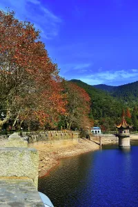 Lushan Prints: Lulin Lake in Lushan (Mount Lu)