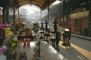 Images Dated 3rd August 2008: Lungshan temple