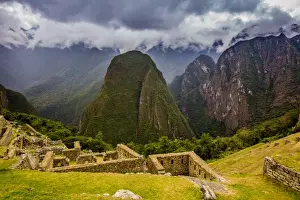 Machu Picchu Prints: Machu Picchu Incan Ruins, UNESCO World Heritage Site, Sacred Valley, Peru, South America
