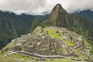 Machu Picchu Prints: Machu Picchu, UNESCO World Heritage Site, near Aguas Calientes, Peru, South America