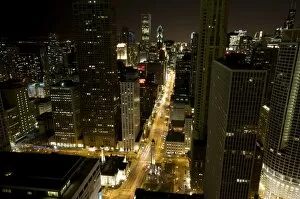 Images Dated 17th April 2009: Magnificent Mile, Michigan Avenue at night, Chicago, Illinois, United States of America