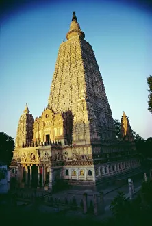 Images Dated 1st August 2008: The Mahabodi Temple at Bodh Gaya (Bodhgaya)