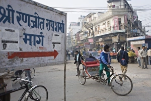 Images Dated 9th December 2007: Main Bazaar, Delhi, India, Asia