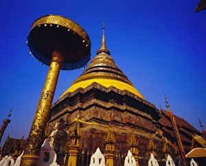 Chedi Prints: Main chedi and umbrella in Lanna style