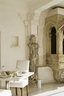Devi Garh Fort Prints: Main dining room area in the Devi Garh Fort Palace Hotel