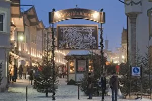 Images Dated 19th December 2009: Main entrance to Christkindlmarkt (Christmas Market), Marktstrasse at twilight