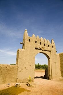 Images Dated 7th December 2008: Main gate to Djenne Djenno Hotel, in Djenne, Mali, West Africa, Africa