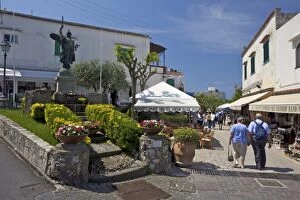 Images Dated 26th April 2010: Main street of Anacapri in early morning summer sunshine, Isle of Capri