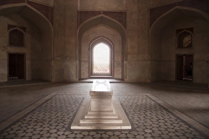 Mughal Prints: Main tomb chamber, Humayuns tomb, built in 1570, UNESCO World Heritage Site