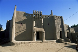 Western Africa Prints: Maison Maiga, Toucouleur style, UNESCO World Heritage Site, Djenne, Mali, Africa