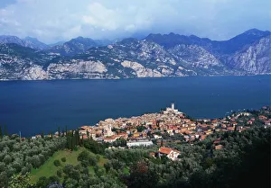 Images Dated 7th December 2006: Malcesine on the Coast of Lake Garda, Veneto, Italy