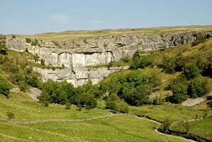 Yorkshire Collection: Malham Cove, limestone cliff 70 metres high, Malham, Yorkshire Dales National Park, Yorkshire
