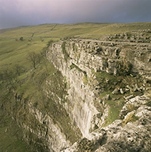L Imestone Prints: Malham Cove, Yorkshire Dales, North Yorkshire, England, United Kingdom, Europe