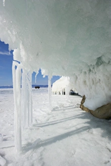 Maloe More (Little Sea), frozen lake during winter, Olkhon island, Lake Baikal, UNESCO World Heritage Site, Irkutsk Oblast, Siberia, Russia, Eurasia