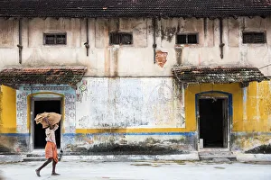 Abundance Prints: Man carrying a sack of ginger, Fort Kochi (Cochin), Kerala, India, Asia