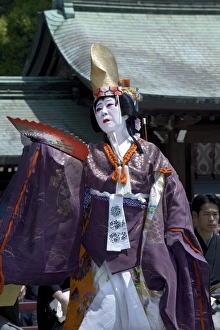 Images Dated 2nd May 2009: Man dressed as a woman performing classical Japanese dance called hobu at Meiji Jingu shrine