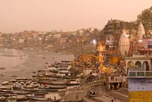 Images Dated 19th March 2008: Man Mandir Ghat, Varanasi, Uttar Pradesh, India, Asia