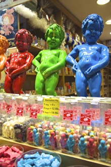 Nudes Prints: Manneken Pis display in a sweet shop, Brussels, Belgium, Europe