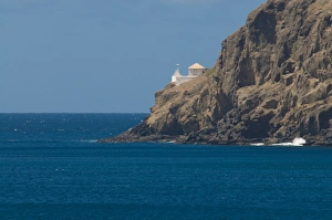 Images Dated 27th February 2009: Mansion on the coast of Tarrafal, Santiago, Cape Verde Islands, Atlantic, Africa