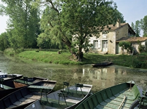 Poitou Charentes Prints: Marais Poitevin, near Coulon, western Loire, Poitou Charentes, France, Europe