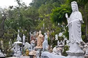Images Dated 28th December 2009: Marble artwork for sale, Marble mountain, Vietnam, Indochina, Southeast Asia, Asia
