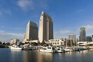 Images Dated 11th December 2010: Marina and San Diego skyline, California, United States of America, North America