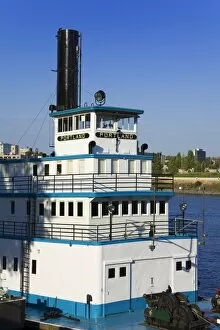 Images Dated 21st August 2009: Maritime Museum on the Willamette River in Waterfront Park, Portland, Oregon