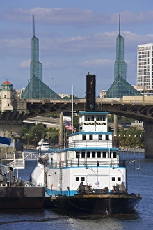 Images Dated 24th August 2009: Maritime Museum on the Willamette River in Waterfront Park, Portland, Oregon
