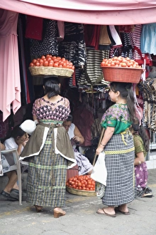 Images Dated 29th November 2007: Market, Antigua, Guatemala, Central America