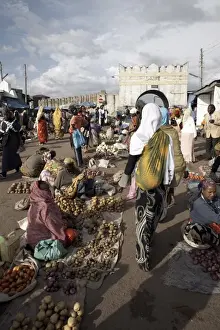 Harar Prints: The market at the entrance to the Shoa Gate