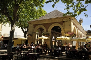 Images Dated 28th May 2009: Market Hall, Lalinde, Dordogne, France. Europe