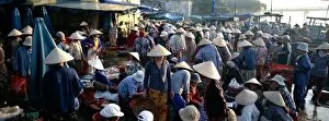 Images Dated 15th May 2008: The market, Hoi Han (Hoi An), Vietnam, Indochina, Southeast Asia, Asia