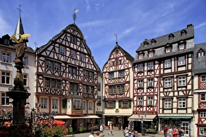 Market Square Prints: Market Square, Bermkastel-Kues, Moselle Valley, Rhineland-Palatinate, Germany, Europe