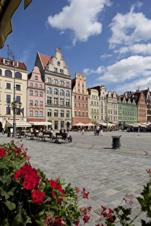 Market Square from cafe, Old Town, Wroclaw, Silesia, Poland, Europe