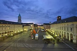 Images Dated 6th November 2010: Market square with pyramide, Karlsruhe, Baden-Wurttemberg, Germany, Europe