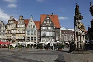 Images Dated 14th July 2010: Market square with Roland statue, old town, UNESCO World Heritage Site