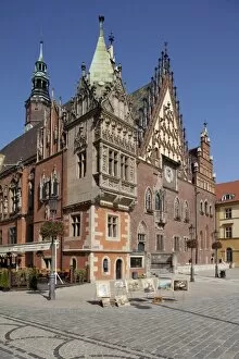 Images Dated 27th August 2011: Market Square and Town Hall, Old Town, Wroclaw, Silesia, Poland, Europe