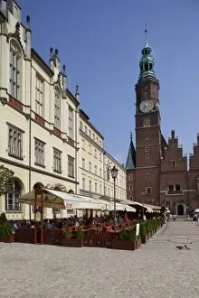Images Dated 27th August 2011: Market Square and Town Hall, Old Town, Wroclaw, Silesia, Poland, Europe