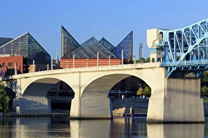 Connection Gallery: Market Street Bridge and Tennessee Aquarium, Chattanooga, Tennessee, United States of America