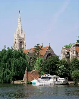 River Thames Gallery: Marlow, Buckinghamshire, England, United Kingdom, Europe