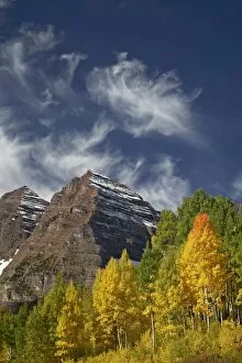 Images Dated 28th September 2008: Maroon Bells with fall color, White River National Forest, Colorado, United States of America