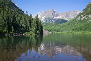 Maroon Lake and Maroon Bells Peaks in the background, Maroon Bells Scenic Area, Colorado