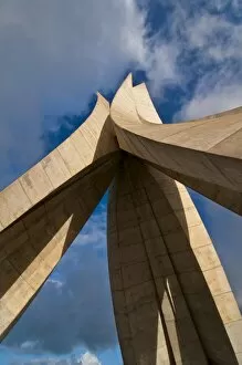 Images Dated 4th November 2010: The Martyrs monument, Algiers, Algeria, North Africa, Africa