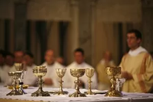 Images Dated 24th June 2007: Mass in Saint-Jean cathedral, Lyon, Rhone, France, Europe